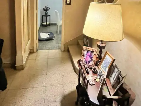 Casa 8 ambientes con 1 baño