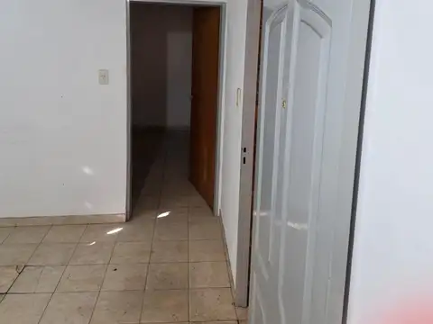 ALQUILER DEPOSITO CON OFICINA Y VESTUARIO LANUS