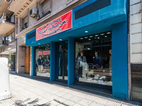 Local Av. Santa Fe al 1500.  Buena vidriera