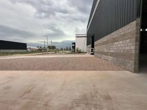 Galpon en Venta 40  mts Fondo