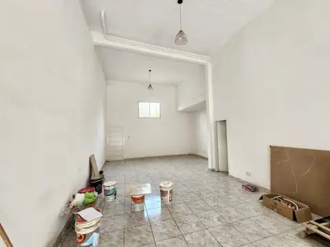 ALQUILER GRAN LOCAL COMERCIAL SOBRE AVENIDA