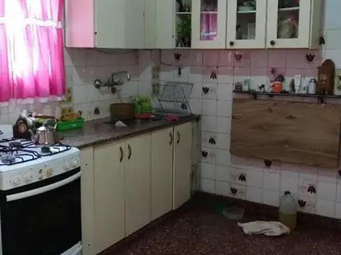 Casa en Venta en Isidro Casanova, USD 110.000