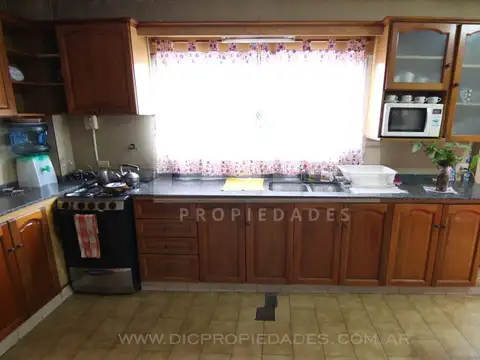 Dean Funes al 200 entre Gorriti y Eduardo Wilde