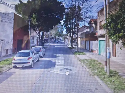 PH Entrada Independiente en Pueyrredon y Almafuerte P/ Ref.