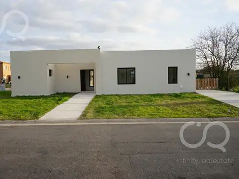 Casa en venta San Sebastián Área 13