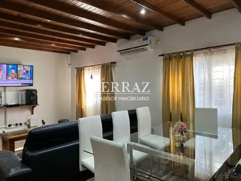 Casa en Venta con 2 cocheras
