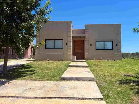 Casa en Venta en Countries y Barrios Cerrados en Campana, USD 220.000