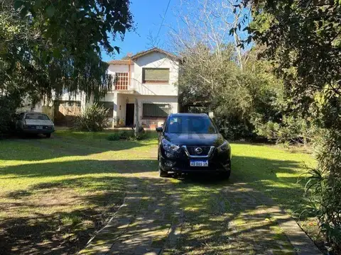 Casa 5 ambientes con 1 baño