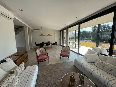 Excelente casa moderna el Laguna del Sol