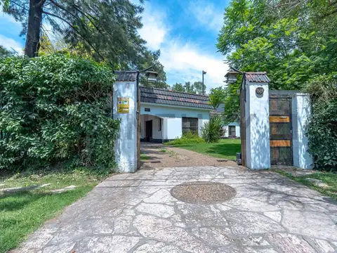 VENTA CASA 5 AMB JARDIN QUINCHO PILETA  1500M2 PARQUE  LELOIR PERMUTA