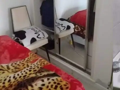 VENDO CENTRO MAR DEL PLATA DEPTO LUMINOSO, CON COCINA Y BAÑO COMPLETOS VCA 1010