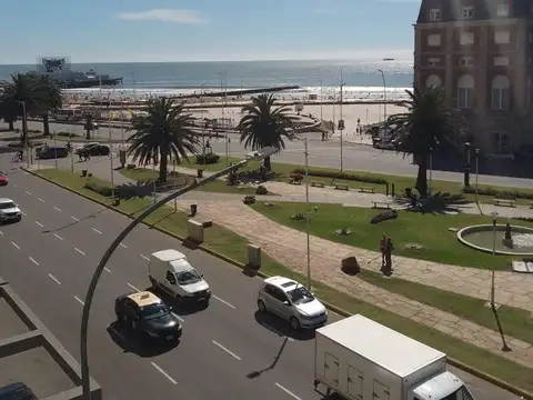 VENDO CENTRO MAR DEL PLATA DEPTO LUMINOSO, CON COCINA Y BAÑO COMPLETOS VCA 1010