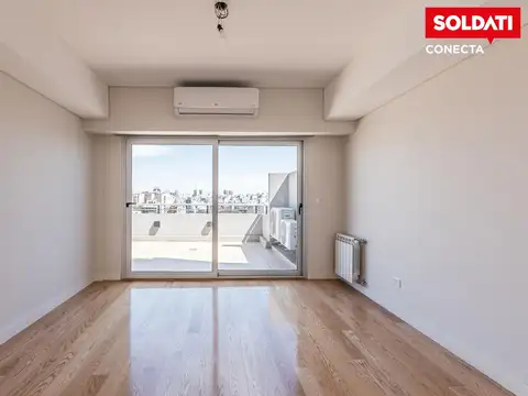 Departamento en venta de 4 ambientes en Caballito con balcón y patio. Excelente construcción.