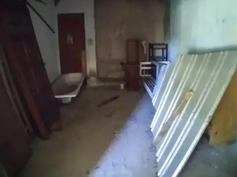 VENTA CASA A REFACCIONAR DE 3 DORMITORIOS