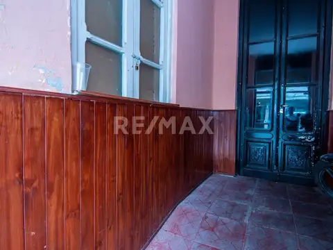 Casa 6 ambientes con 2 baños