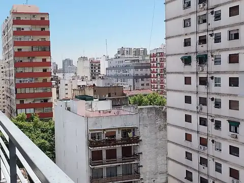 Avenida Juan Bautista Alberdi 800