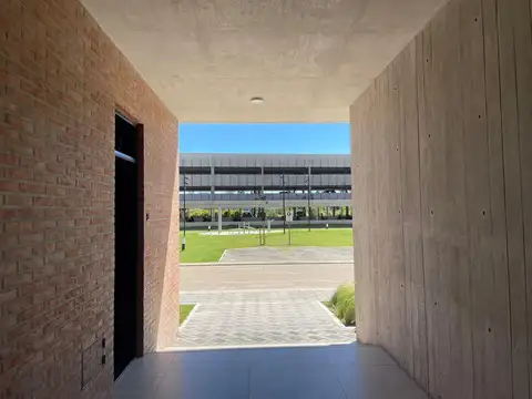 Departamento en Alquiler en Fisherton, $ 480.000