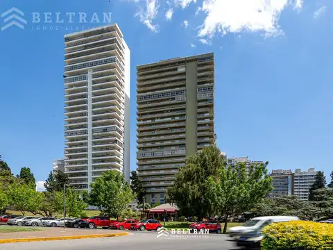 1° Mayo 951. Vista franca al río y al parque.