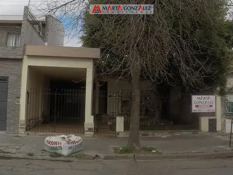 villa sarmiento, casa americana en venta gran lote