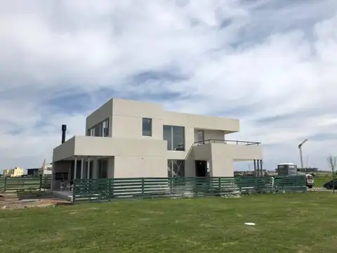 Casa en Venta en Puertos - Acacias, USD 350.000