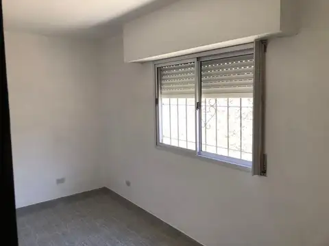 Depto Tipo Casa 3 ambientes con 2 baños