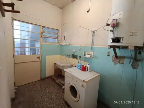 Casa 5 ambientes con 2 baños