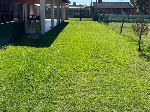 QUINCHO VENTA UN AMBIENTE AMPLIO CON PISCINA PUNTA CHACRA ROLDAN SANTA FE