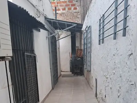 Casa PH muy amplio, 5 amb, con 2 baños, garage para 3 autos y terraza