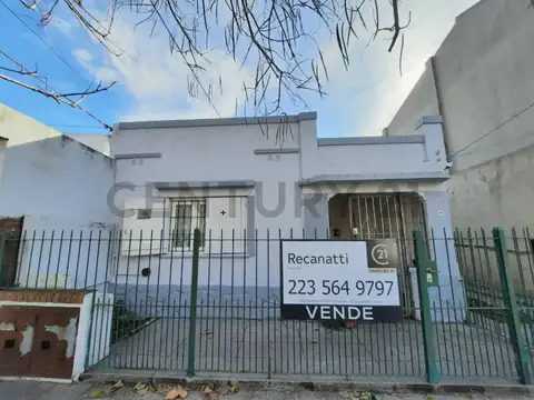 PH 3 ambientes al frente con patio zona Nueva Pompeya