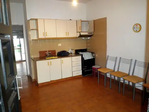 Casa en Alquiler con 1 cochera
