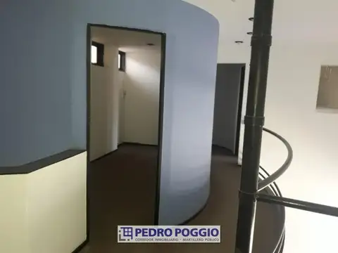 LOCAL CON OFICINAS y DEPOSITO