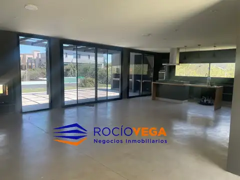 Casa en Venta en Prados del Oeste, USD 295.000