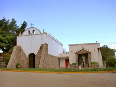 SE VENDE TERRENO 300 m2 VILLA YACANTO CALAMUCHITA