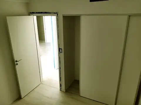 AVENIDA HIPOLITO YRIGOYEN 1300