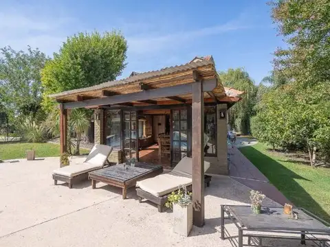 Casa en Venta en Country Club Banco Provincia, USD 399.000