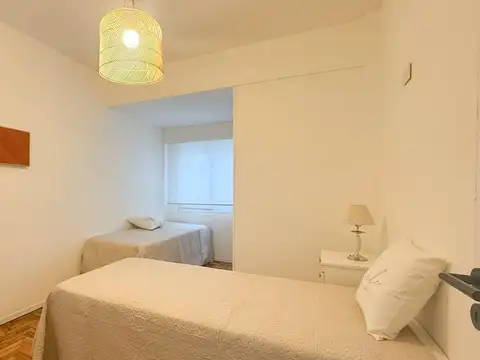 Departamento en Venta en Plaza Colon, USD 135.000