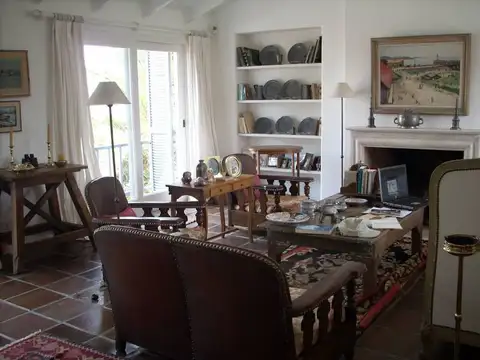 Casa 6 ambientes con 3 baños