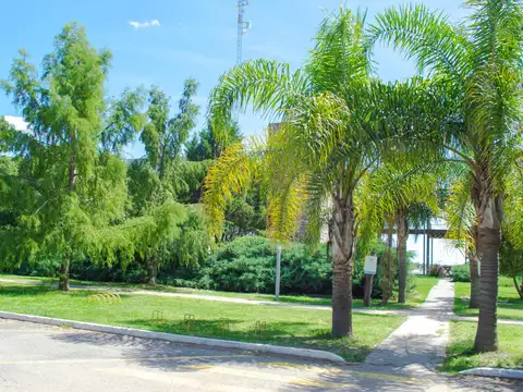 Lote en Puerto Roldan