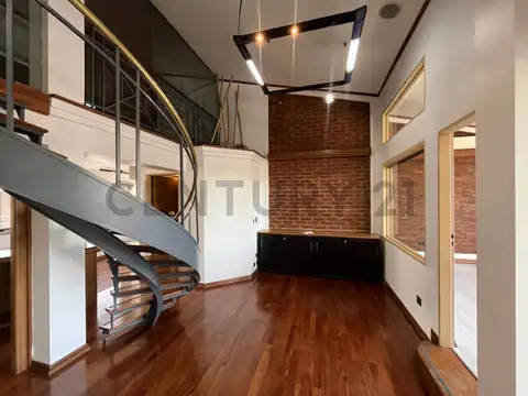 Oficina en Alquiler con 2 cocheras