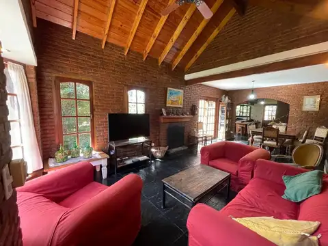 Ruta Nacional 9, Club Privado Loma Verde 100