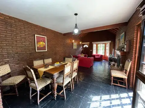 Casa en Alquiler en Loma Verde, USD 1.800