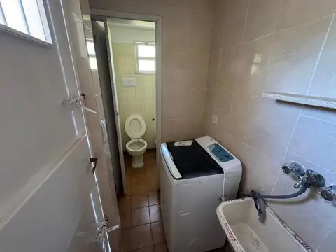 Depto Tipo Casa en Alquiler 40 años