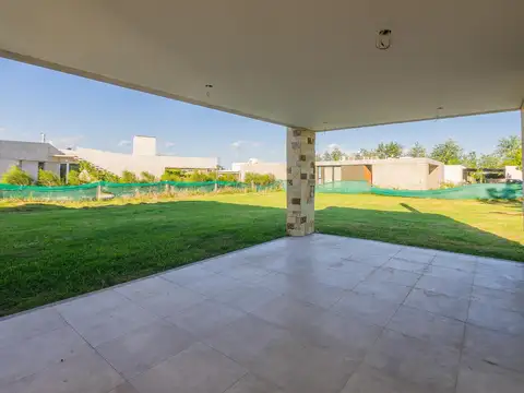 Casa en Venta en Roldan, USD 380.000