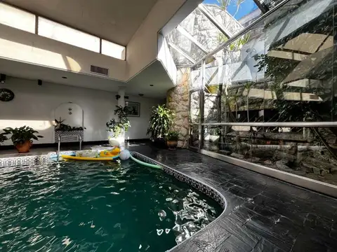 Casa 2 ambientes con 3 baños