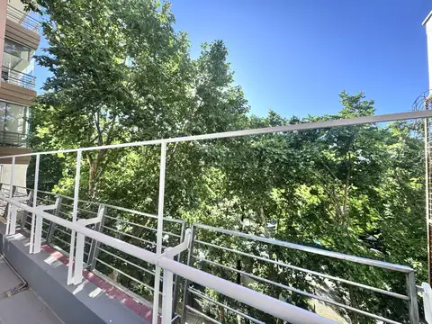 Departamento en alquiler frente al Ecoparque con balcón terraza y cochera