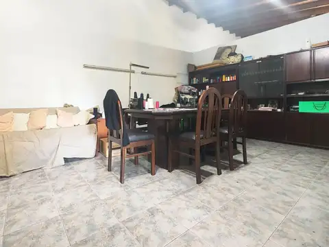 CASA EN VENTA 8 AMB C/QUINCHO Y COCHERAS, OLIVOS