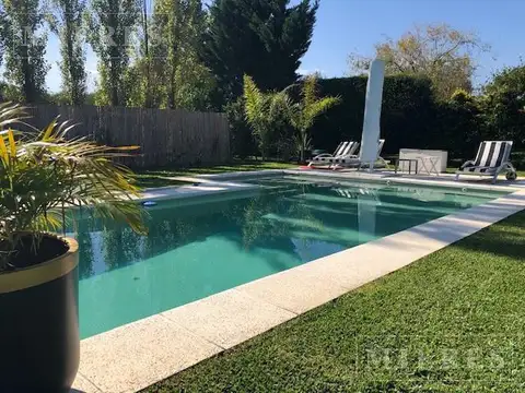 Casa en venta sobre lote Interno en Santa Catalina, Villanueva.