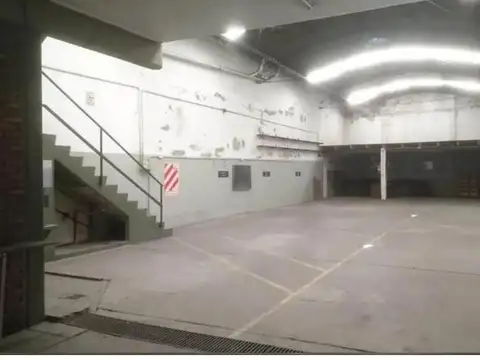 Depósito con oficinas 320 mts2 cub. Piñeyro