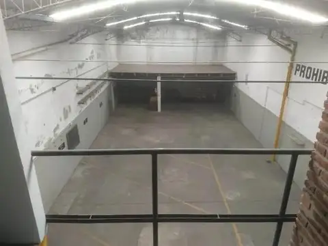 Galpon en Alquiler 8  mts Frente