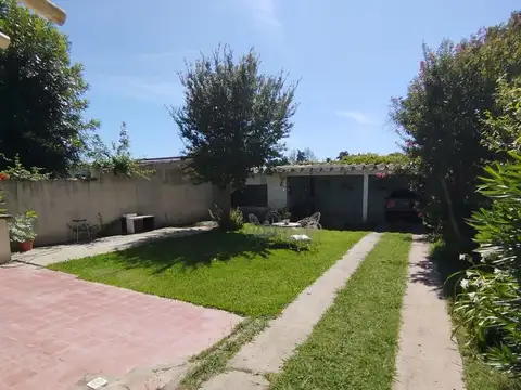 Los Granaderos c/ Urquiza